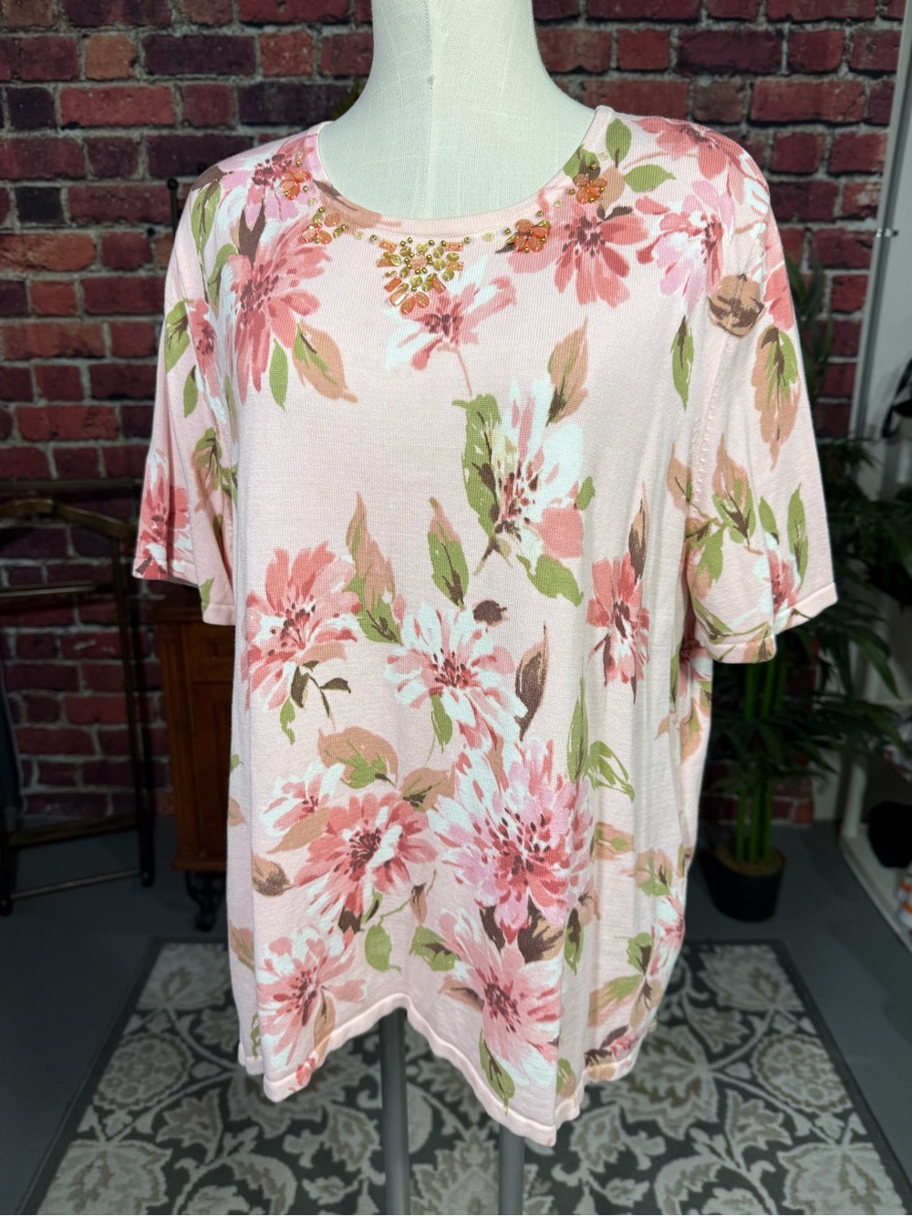 Alfred Dunner Pink Floral Short Sleeve Sweater with Beaded Neck Size XL